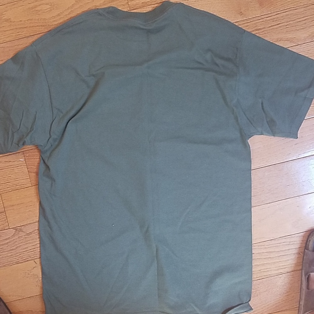 tee shirt - Picture 3 of 3